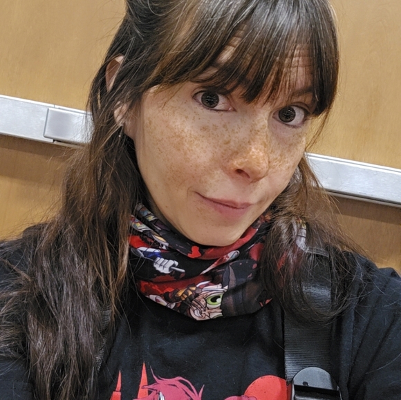 Meet your Posher, Steffy - Picture 2 of 3